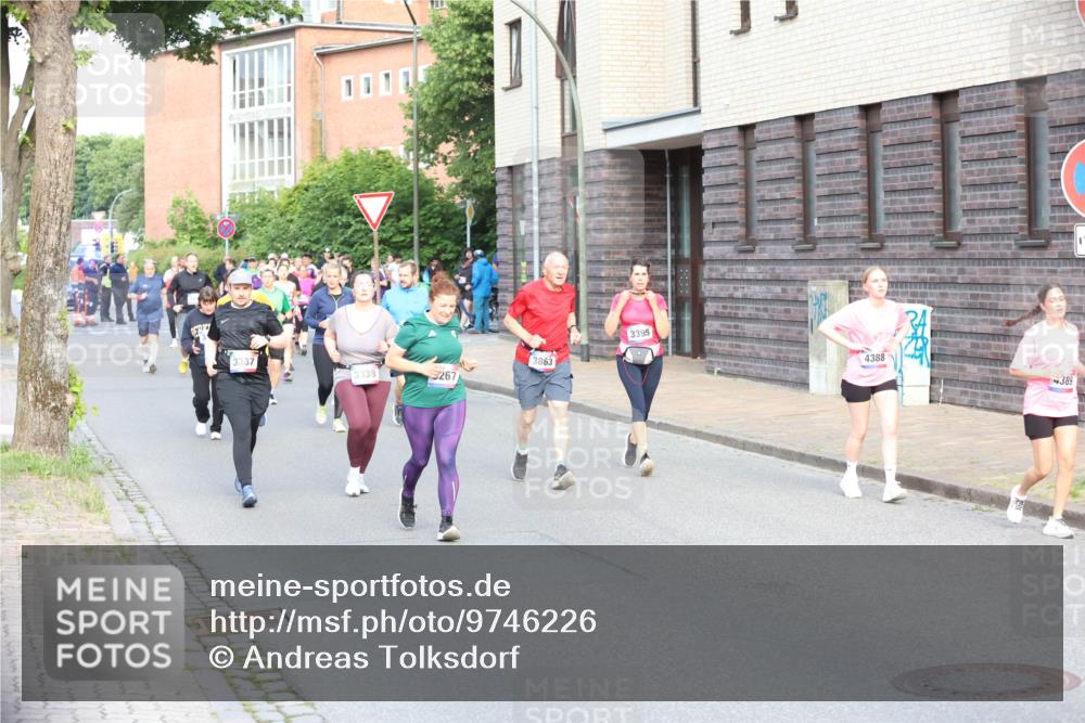12.06.2026 - Holstenköstenlauf Andreas Tolksdorf http://msf.ph/oto/9746226 12.06.2026 19:13:05 Laufen 3863, 3337, 3338, 267, 3395, 4388, 389 meine-sportfotos.de