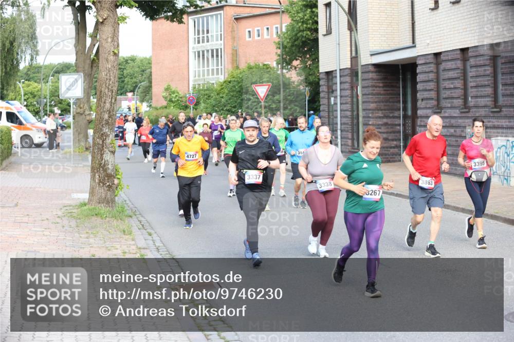 12.06.2026 - Holstenköstenlauf Andreas Tolksdorf http://msf.ph/oto/9746230 12.06.2026 19:13:07 Laufen 4727, 3337, 314, 3338, 3863, 3267, 3395 meine-sportfotos.de