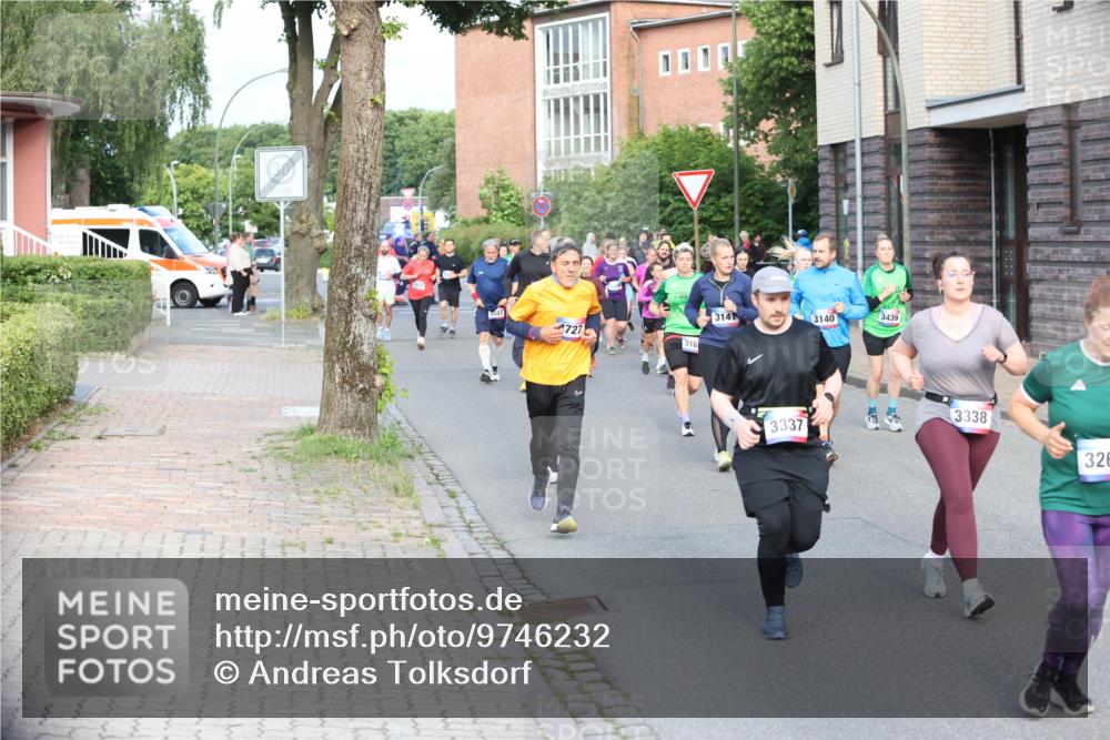 12.06.2026 - Holstenköstenlauf Andreas Tolksdorf http://msf.ph/oto/9746232 12.06.2026 19:13:07 Laufen 727, 316, 3141, 3140, 3439, 3337, 3338, 326 meine-sportfotos.de