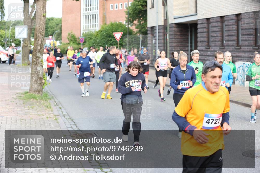 12.06.2026 - Holstenköstenlauf Andreas Tolksdorf http://msf.ph/oto/9746239 12.06.2026 19:13:11 Laufen 390, 321, 4796, 3141, 40, 343, 4727 meine-sportfotos.de