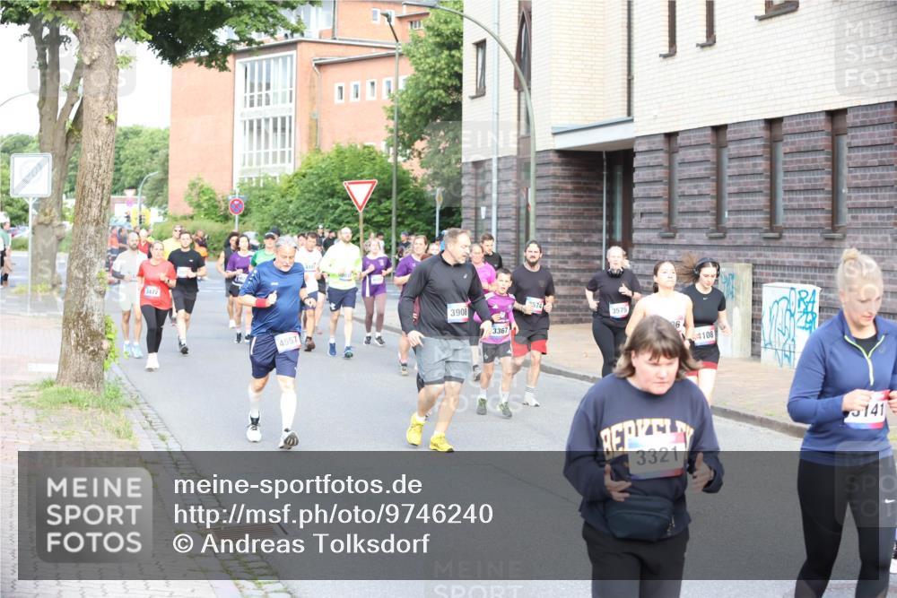 12.06.2026 - Holstenköstenlauf Andreas Tolksdorf http://msf.ph/oto/9746240 12.06.2026 19:13:12 Laufen 3472, 4491, 3908, 4557, 3367, 2574, 3575, 4108, 3321, 141 meine-sportfotos.de