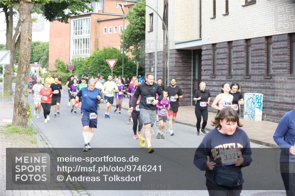 12.06.2026 - Holstenköstenlauf Andreas Tolksdorf http://msf.ph/oto/9746241 12.06.2026 19:13:12 Laufen 3472, 4557, 3031, 33, 39, 3574, 3367, 3575, 4796, 108, 3321 meine-sportfotos.de