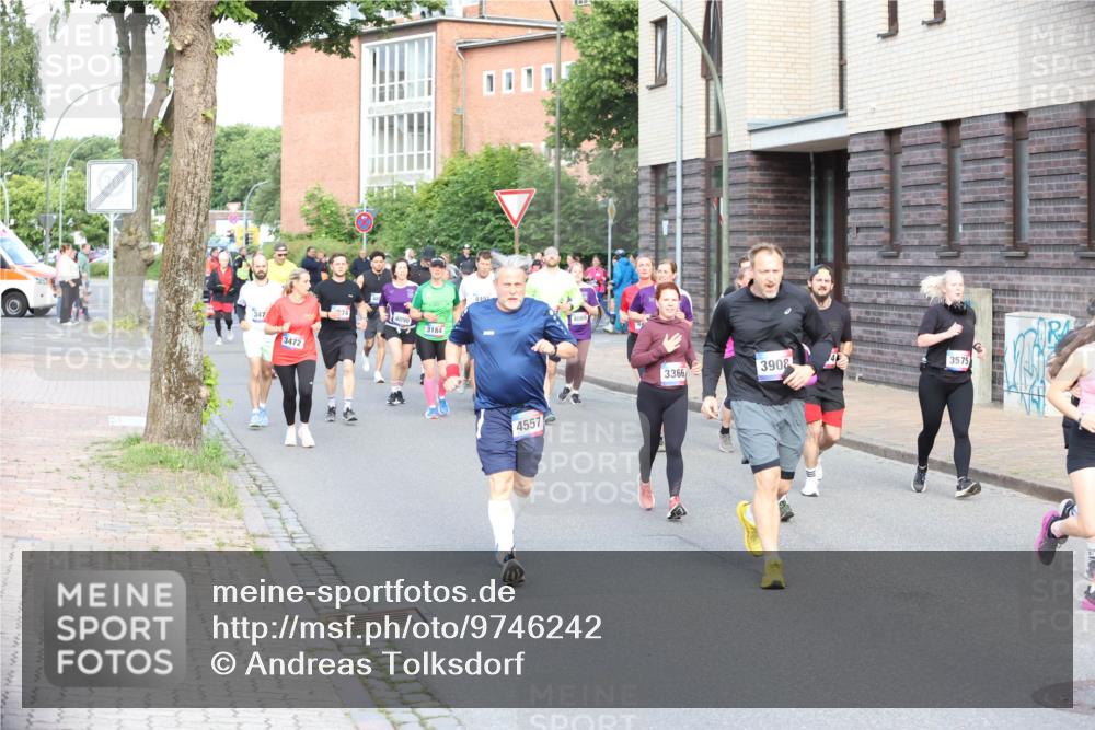 12.06.2026 - Holstenköstenlauf Andreas Tolksdorf http://msf.ph/oto/9746242 12.06.2026 19:13:13 Laufen 3472, 4090, 3184, 4491, 3366, 3908, 3575, 4557 meine-sportfotos.de
