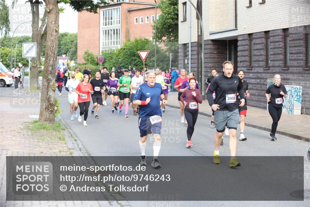 12.06.2026 - Holstenköstenlauf Andreas Tolksdorf http://msf.ph/oto/9746243 12.06.2026 19:13:13 Laufen 347, 3472, 4491, 3974, 4090, 3184, 4557, 3366, 3908, 3575 meine-sportfotos.de