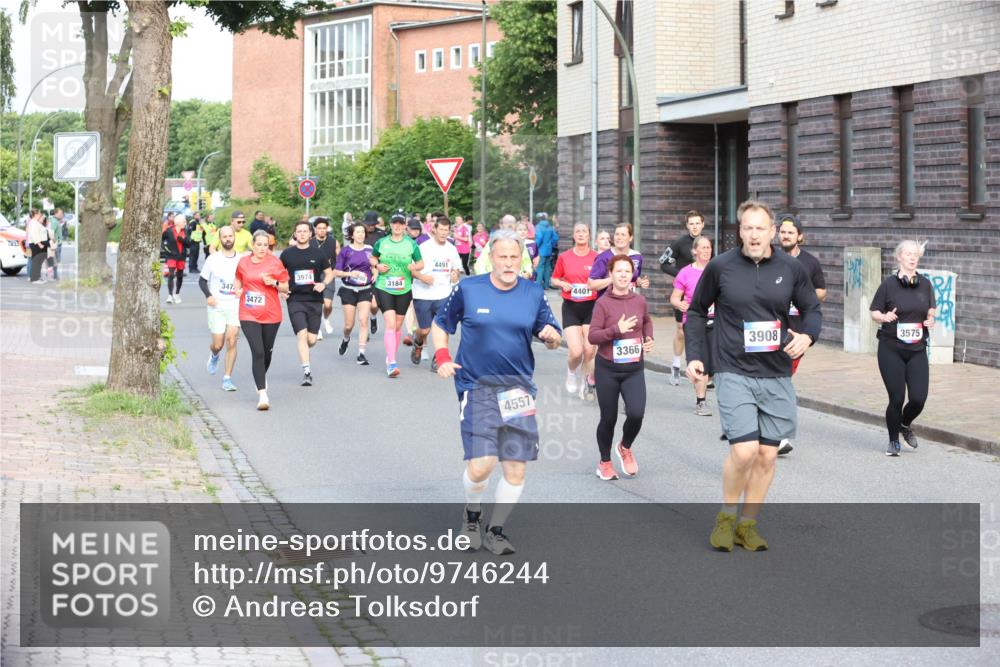 12.06.2026 - Holstenköstenlauf Andreas Tolksdorf http://msf.ph/oto/9746244 12.06.2026 19:13:14 Laufen 347, 3974, 090, 3472, 3184, 4491, 4401, 4557, 3366, 3908, 3575 meine-sportfotos.de