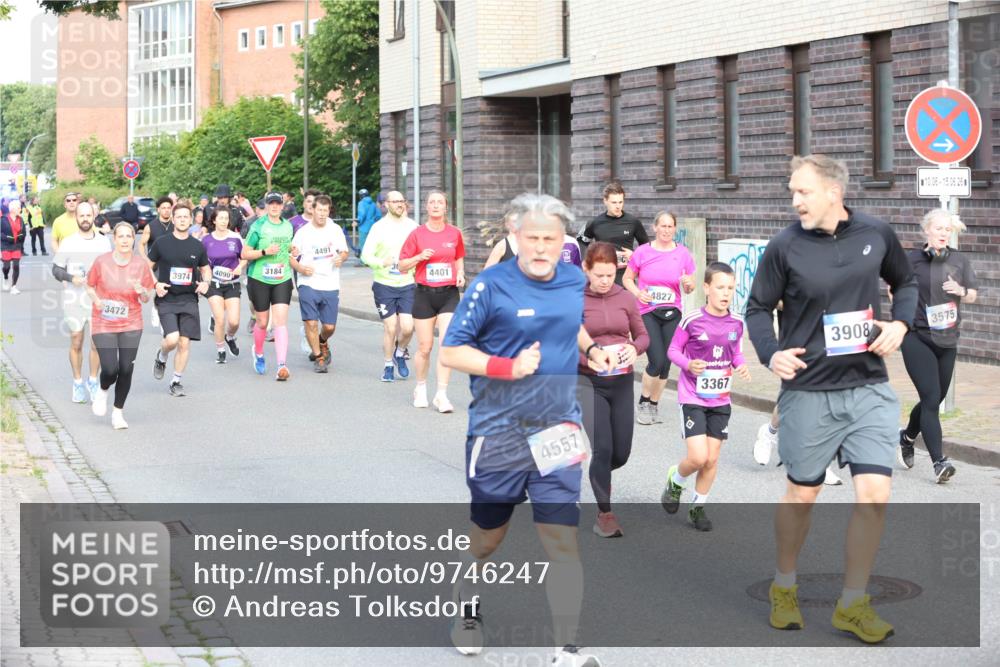 12.06.2026 - Holstenköstenlauf Andreas Tolksdorf http://msf.ph/oto/9746247 12.06.2026 19:13:15 Laufen 3472, 3974, 4090, 3184, 4491, 90, 4401, 4827, 4557, 3367, 10, 06, 15, 06, 26, 3908, 3575 meine-sportfotos.de