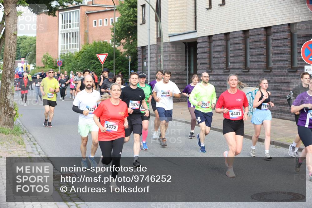 12.06.2026 - Holstenköstenlauf Andreas Tolksdorf http://msf.ph/oto/9746252 12.06.2026 19:13:17 Laufen 3809, 3473, 3472, 3974, 4491, 40, 3031, 479, 84, 4401, 10, 06 meine-sportfotos.de
