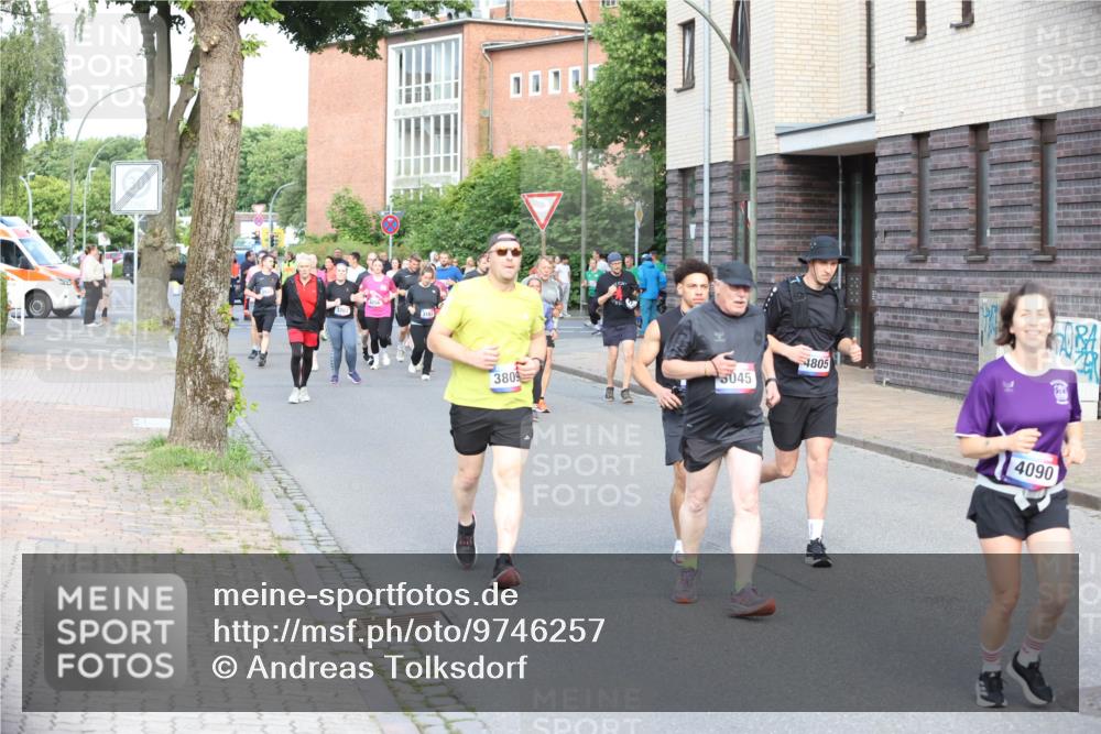 12.06.2026 - Holstenköstenlauf Andreas Tolksdorf http://msf.ph/oto/9746257 12.06.2026 19:13:20 Laufen 833, 3809, 5045, 4805, 4090 meine-sportfotos.de