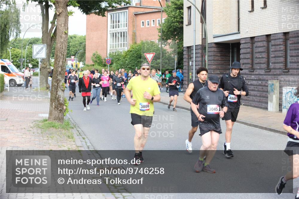 12.06.2026 - Holstenköstenlauf Andreas Tolksdorf http://msf.ph/oto/9746258 12.06.2026 19:13:20 Laufen 3809, 3045, 4805 meine-sportfotos.de