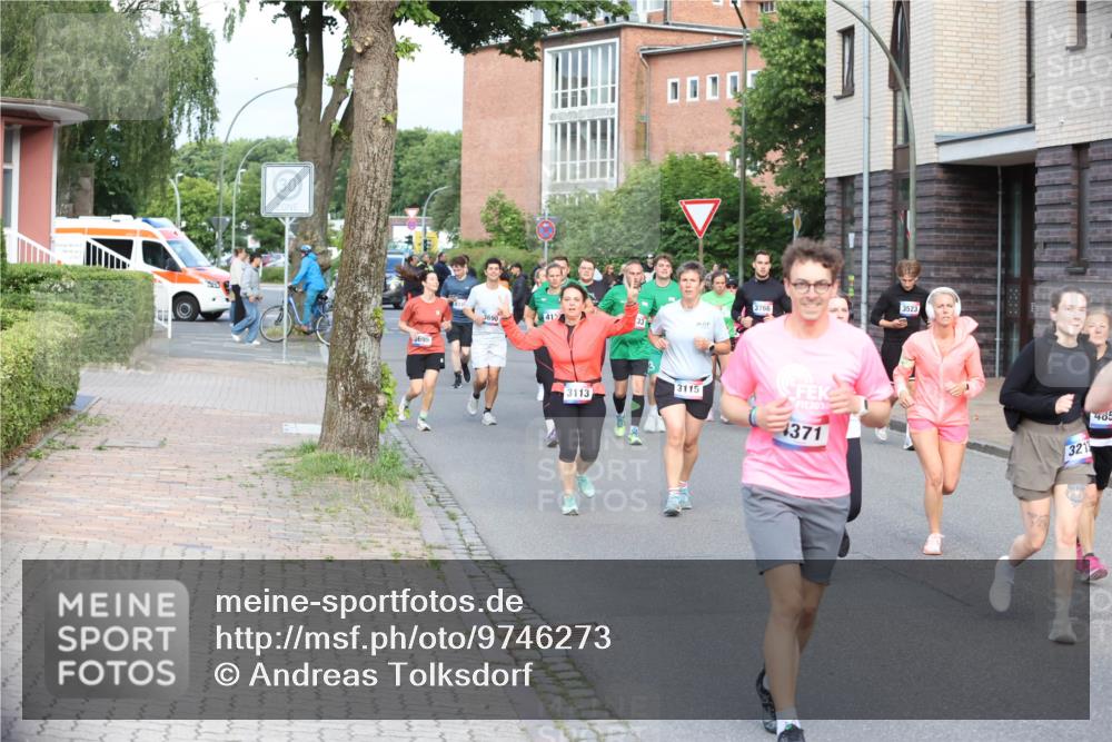 12.06.2026 - Holstenköstenlauf Andreas Tolksdorf http://msf.ph/oto/9746273 12.06.2026 19:13:32 Laufen 695, 3690, 3766, 3523, 3113, 3115, 2030, 4371, 321, 485 meine-sportfotos.de