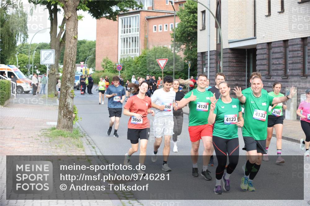 12.06.2026 - Holstenköstenlauf Andreas Tolksdorf http://msf.ph/oto/9746281 12.06.2026 19:13:37 Laufen 4375, 3695, 690, 4128, 4133, 4123, 3182 meine-sportfotos.de