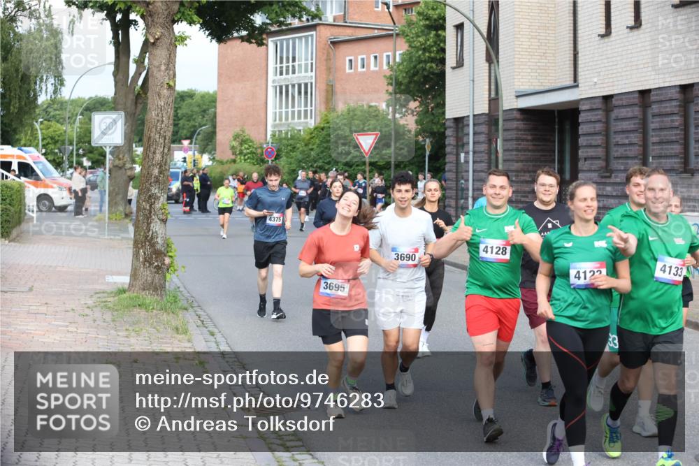 12.06.2026 - Holstenköstenlauf Andreas Tolksdorf http://msf.ph/oto/9746283 12.06.2026 19:13:38 Laufen 4375, 3695, 3690, 4128, 4122, 4133, 33 meine-sportfotos.de