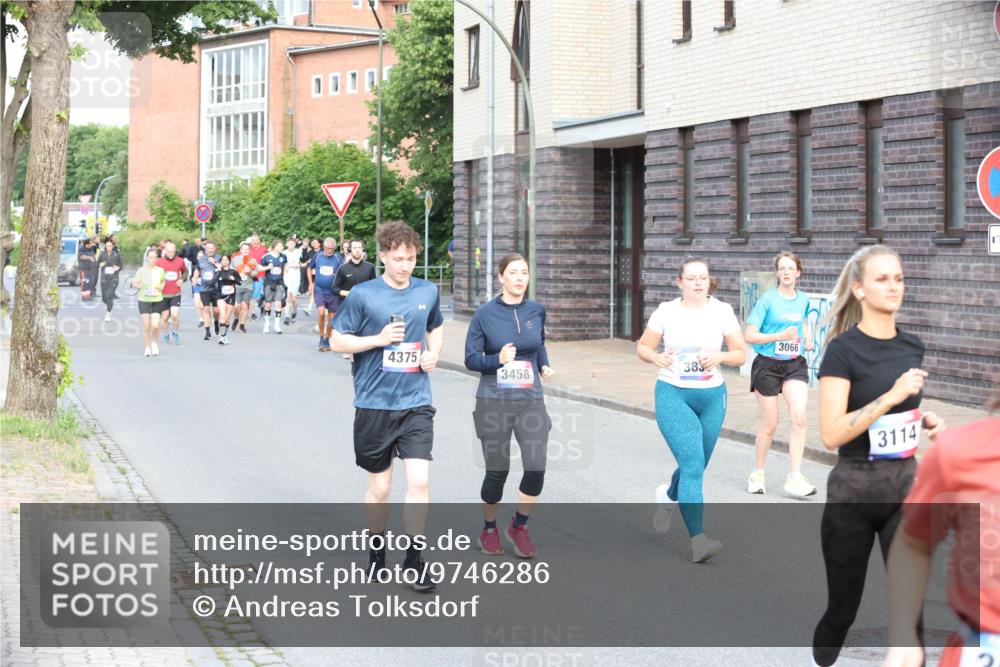 12.06.2026 - Holstenköstenlauf Andreas Tolksdorf http://msf.ph/oto/9746286 12.06.2026 19:13:40 Laufen 4375, 3458, 383, 3066, 3114 meine-sportfotos.de