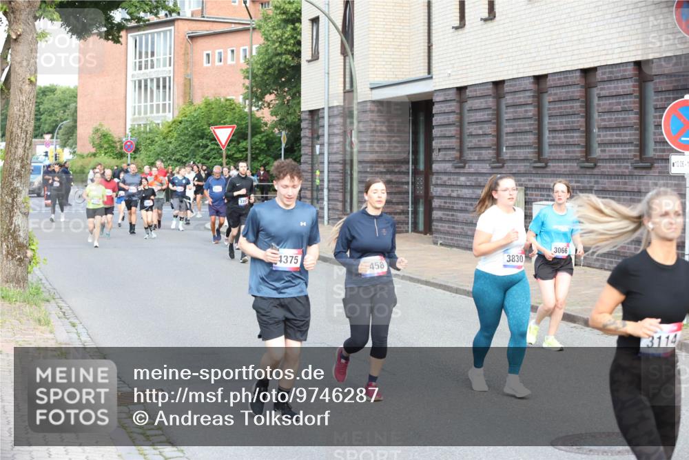 12.06.2026 - Holstenköstenlauf Andreas Tolksdorf http://msf.ph/oto/9746287 12.06.2026 19:13:41 Laufen 3357, 4375, 3830, 458, 3066, 3114, 10, 06 meine-sportfotos.de