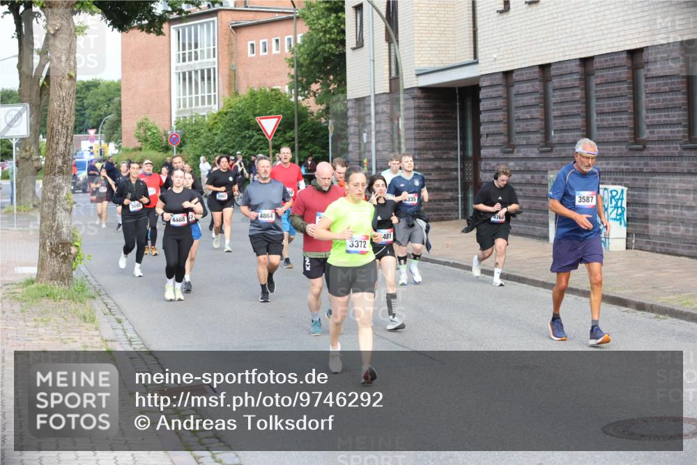 12.06.2026 - Holstenköstenlauf Andreas Tolksdorf http://msf.ph/oto/9746292 12.06.2026 19:13:49 Laufen 3697, 4468, 67, 3091, 4864, 481, 3372, 335, 3587 meine-sportfotos.de