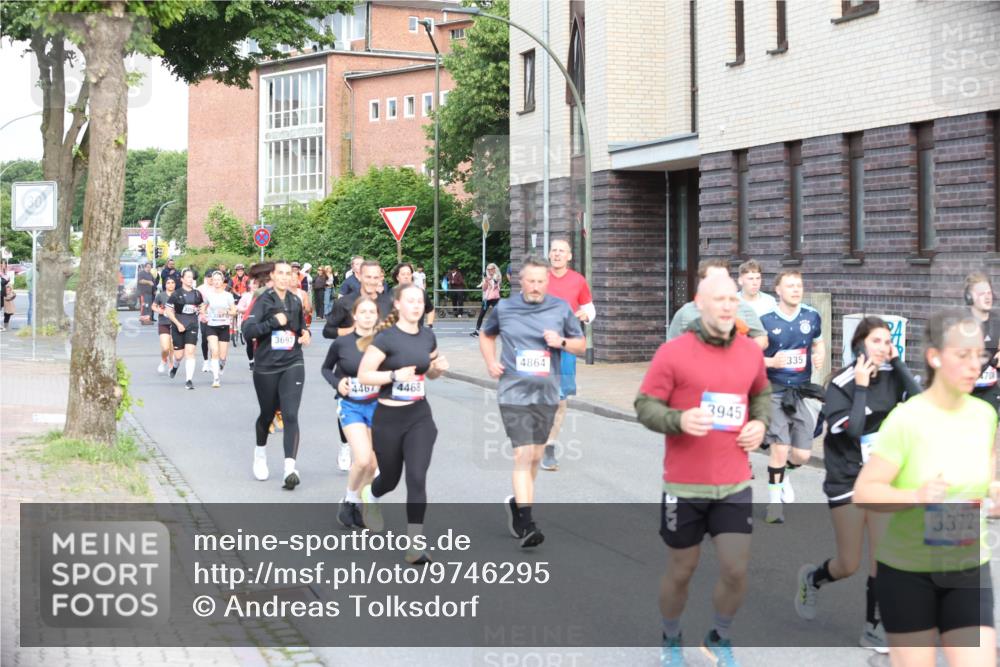 12.06.2026 - Holstenköstenlauf Andreas Tolksdorf http://msf.ph/oto/9746295 12.06.2026 19:13:51 Laufen 3697, 4467, 4468, 4864, 3945, 335, 3372 meine-sportfotos.de