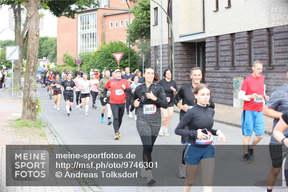 12.06.2026 - Holstenköstenlauf Andreas Tolksdorf http://msf.ph/oto/9746301 12.06.2026 19:13:54 Laufen 3359, 319, 3917, 3697, 67, 3250 meine-sportfotos.de