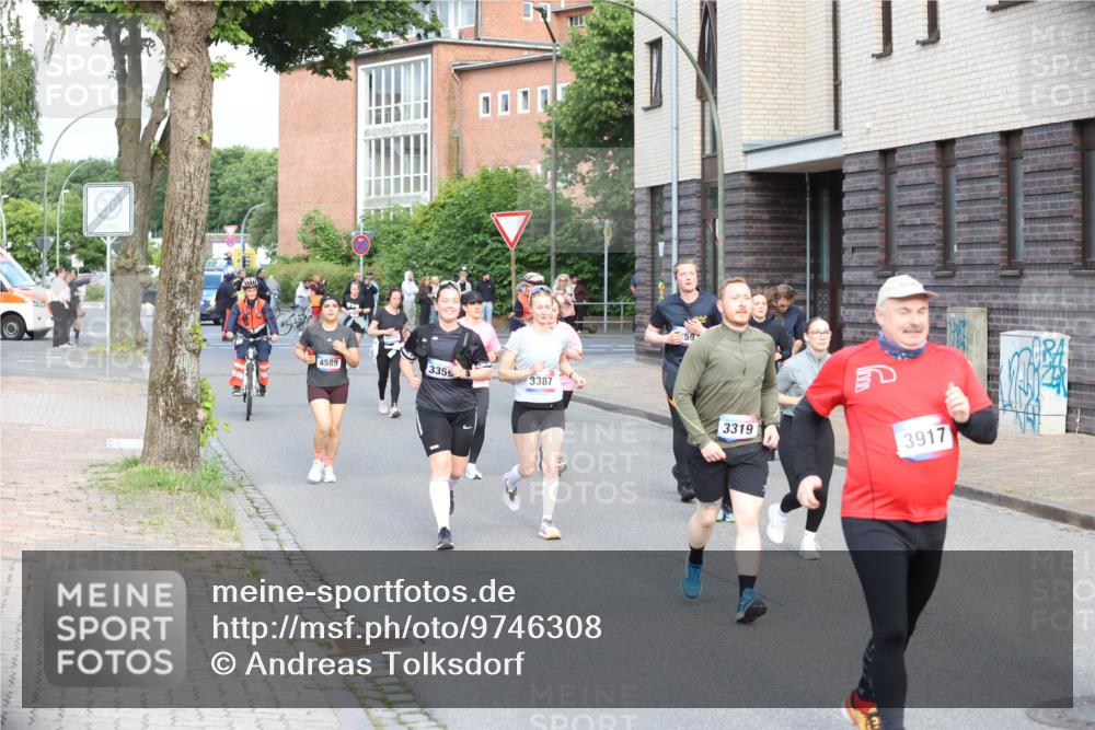 12.06.2026 - Holstenköstenlauf Andreas Tolksdorf http://msf.ph/oto/9746308 12.06.2026 19:13:57 Laufen 4589, 3359, 3387, 59, 3319, 3917 meine-sportfotos.de
