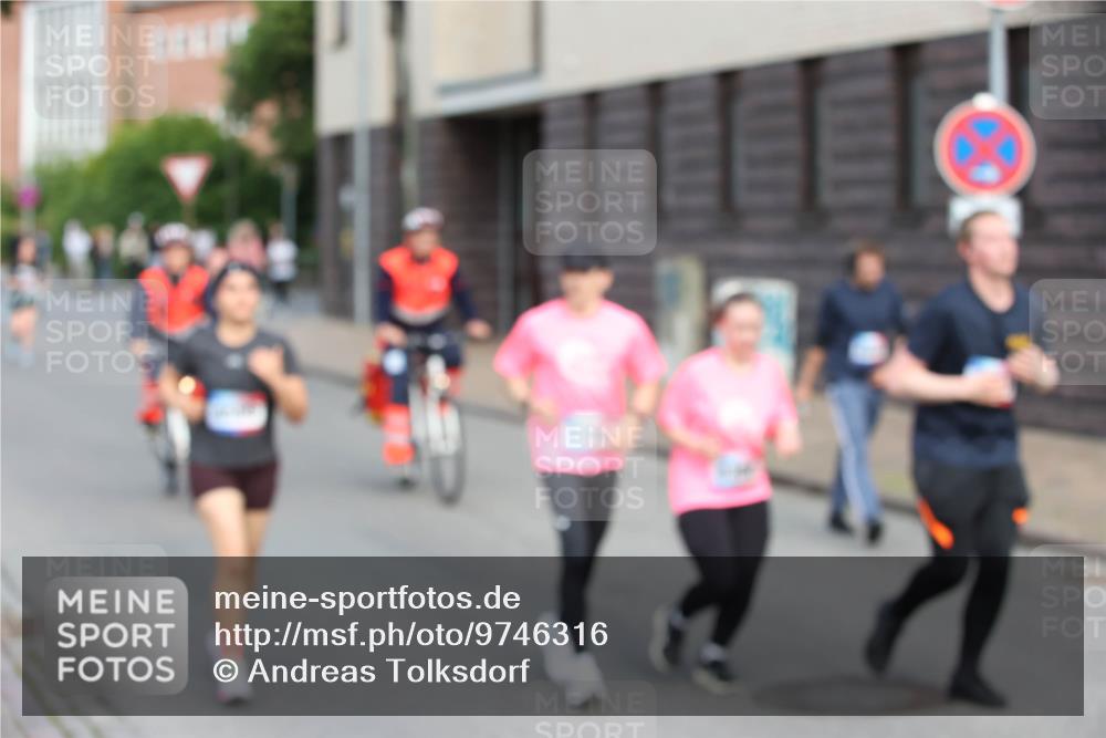 12.06.2026 - Holstenköstenlauf Andreas Tolksdorf http://msf.ph/oto/9746316 12.06.2026 19:14:01 Laufen  meine-sportfotos.de