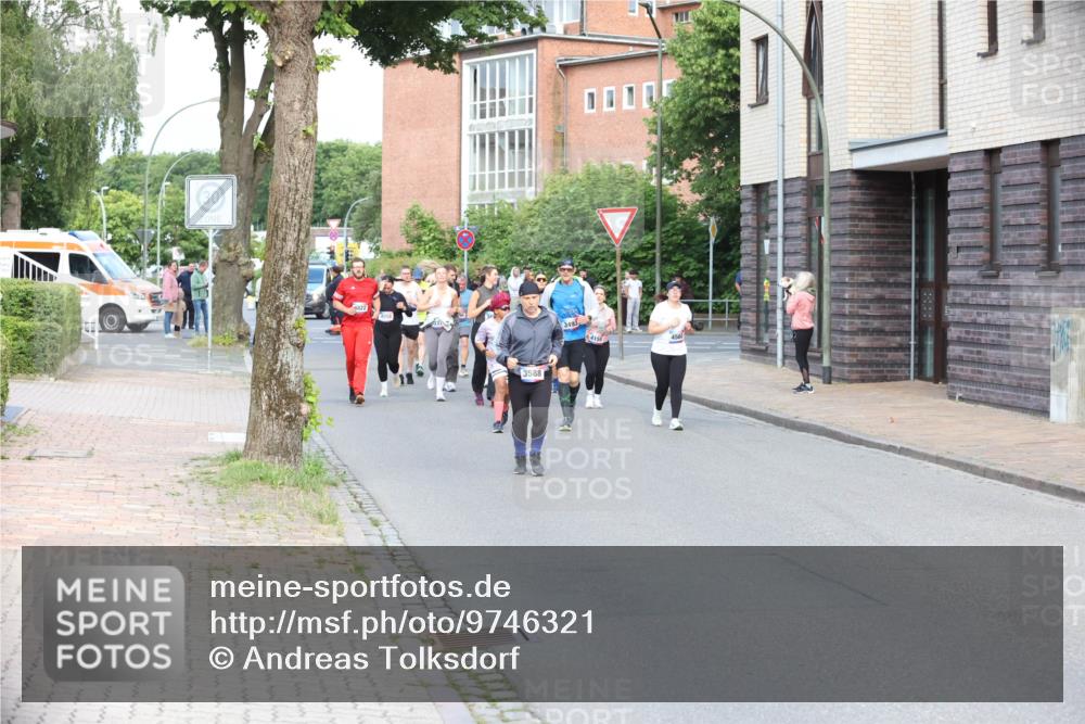 12.06.2026 - Holstenköstenlauf Andreas Tolksdorf http://msf.ph/oto/9746321 12.06.2026 19:14:15 Laufen 3588, 3493, 4150 meine-sportfotos.de