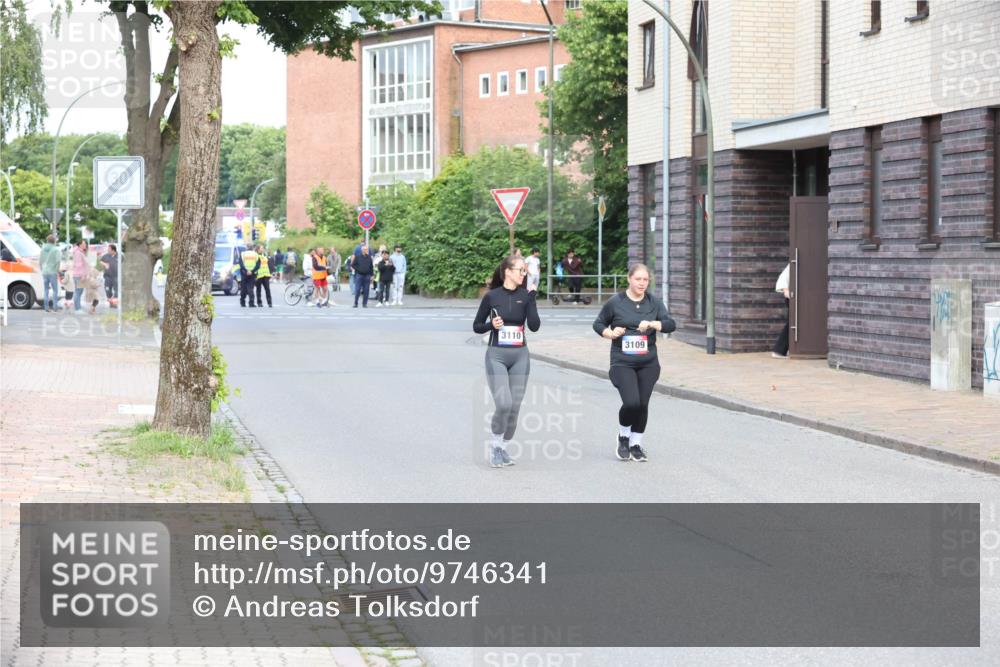 12.06.2026 - Holstenköstenlauf Andreas Tolksdorf http://msf.ph/oto/9746341 12.06.2026 19:14:41 Laufen 3110, 3109 meine-sportfotos.de