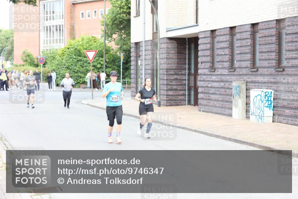 12.06.2026 - Holstenköstenlauf Andreas Tolksdorf http://msf.ph/oto/9746347 12.06.2026 19:15:09 Laufen 3774, 3276 meine-sportfotos.de