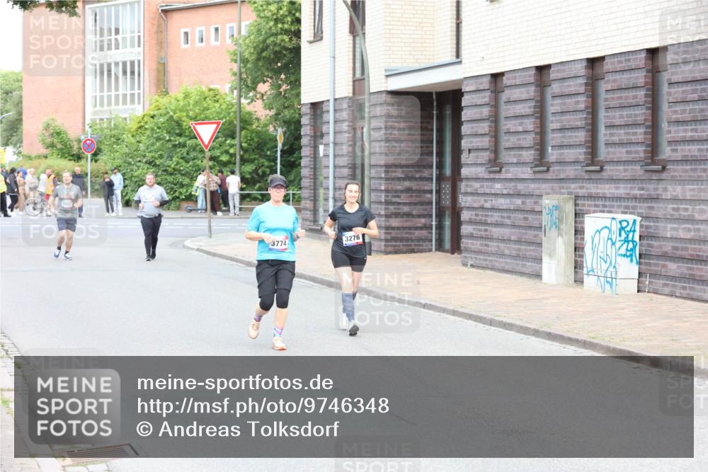 12.06.2026 - Holstenköstenlauf Andreas Tolksdorf http://msf.ph/oto/9746348 12.06.2026 19:15:09 Laufen 3774, 3276 meine-sportfotos.de