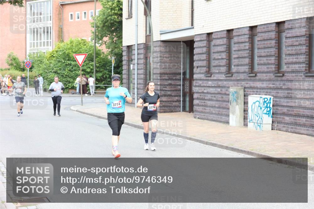 12.06.2026 - Holstenköstenlauf Andreas Tolksdorf http://msf.ph/oto/9746349 12.06.2026 19:15:09 Laufen 3774, 3276 meine-sportfotos.de