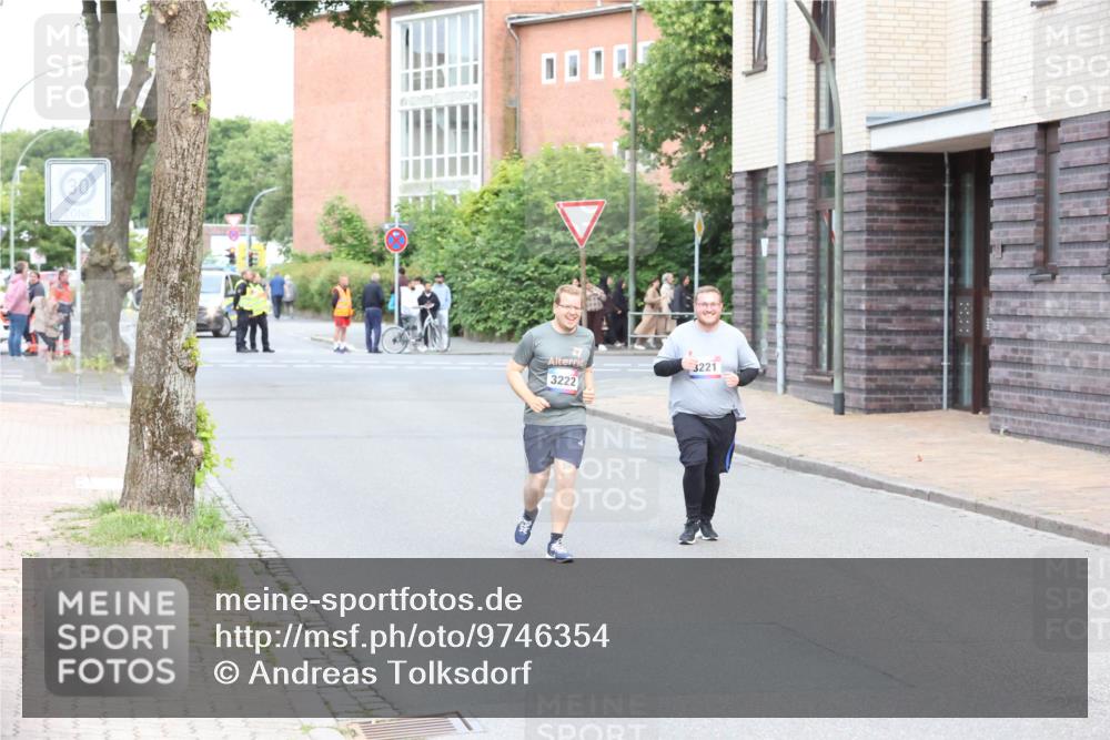 12.06.2026 - Holstenköstenlauf Andreas Tolksdorf http://msf.ph/oto/9746354 12.06.2026 19:15:17 Laufen 3222, 3221 meine-sportfotos.de