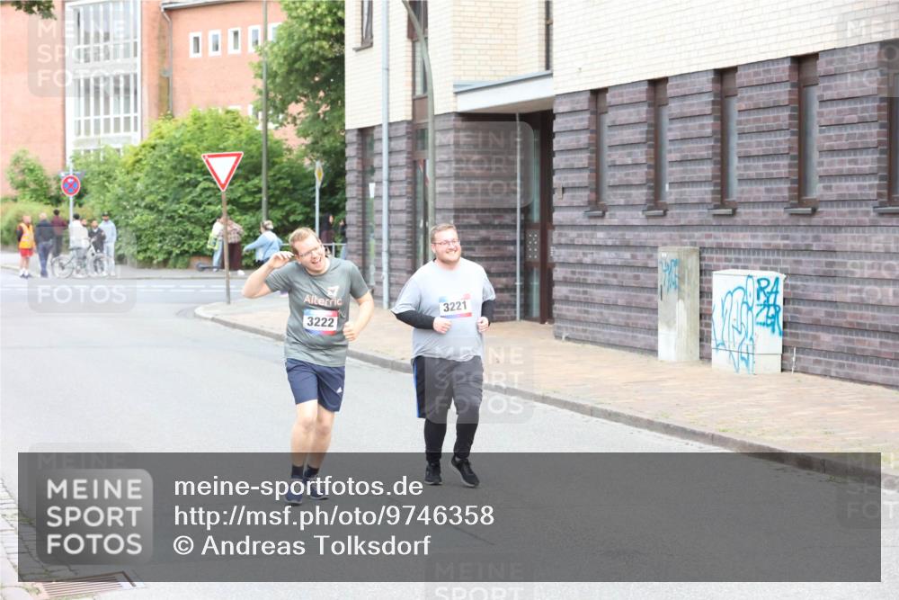 12.06.2026 - Holstenköstenlauf Andreas Tolksdorf http://msf.ph/oto/9746358 12.06.2026 19:15:19 Laufen 00005, 3221, 3222 meine-sportfotos.de