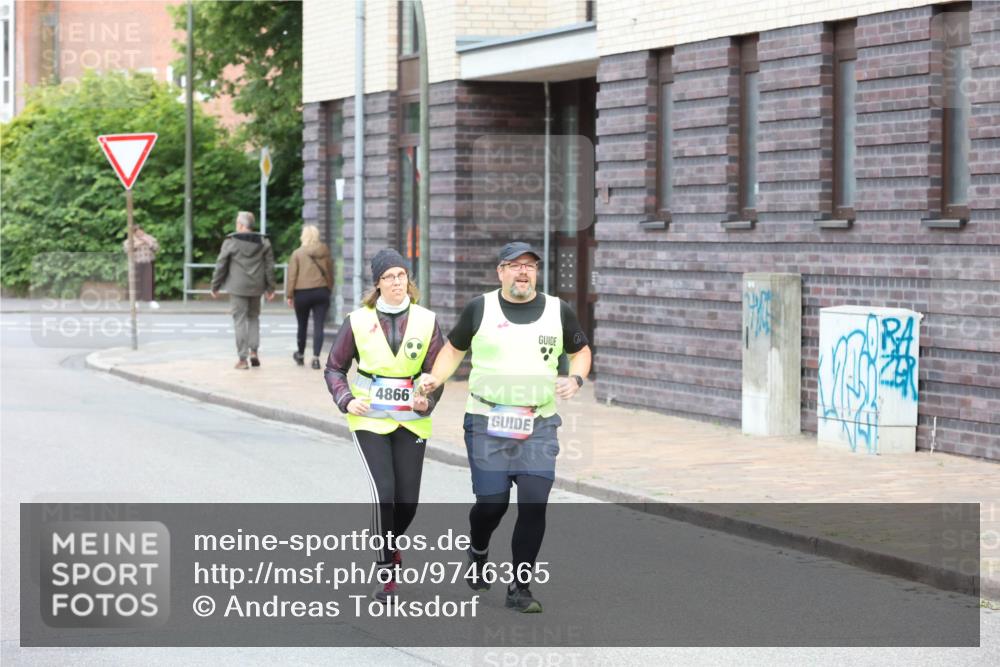 12.06.2026 - Holstenköstenlauf Andreas Tolksdorf http://msf.ph/oto/9746365 12.06.2026 19:15:41 Laufen 4866 meine-sportfotos.de