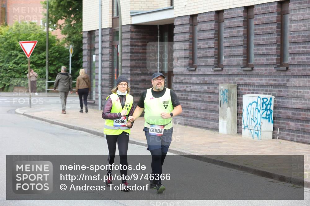 12.06.2026 - Holstenköstenlauf Andreas Tolksdorf http://msf.ph/oto/9746366 12.06.2026 19:15:41 Laufen 4866 meine-sportfotos.de