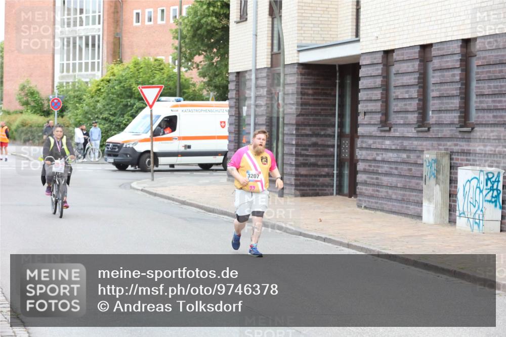 12.06.2026 - Holstenköstenlauf Andreas Tolksdorf http://msf.ph/oto/9746378 12.06.2026 19:16:20 Laufen 3207 meine-sportfotos.de