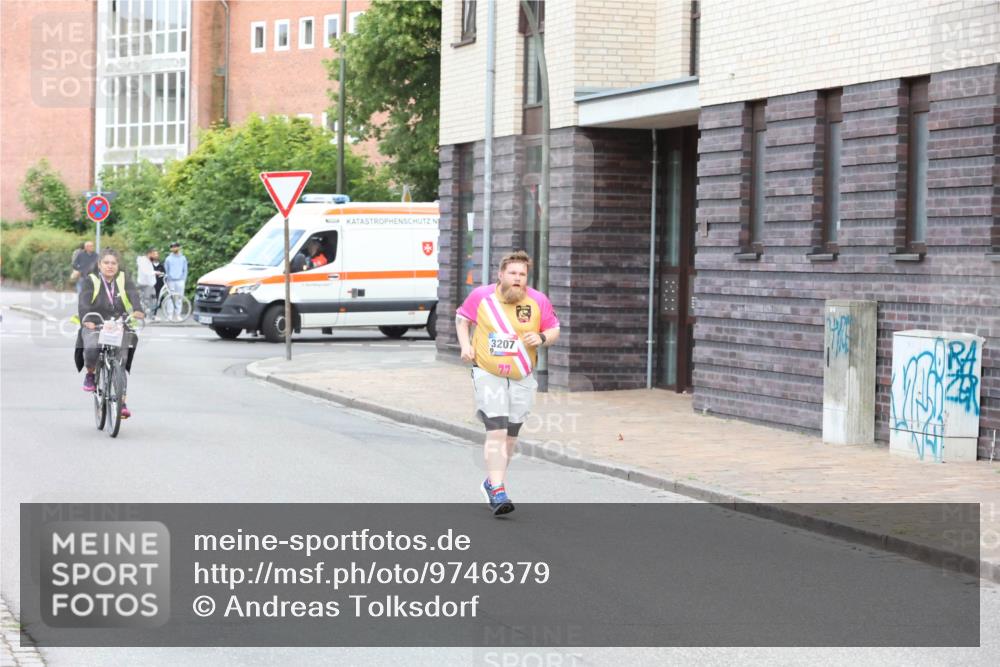 12.06.2026 - Holstenköstenlauf Andreas Tolksdorf http://msf.ph/oto/9746379 12.06.2026 19:16:20 Laufen  meine-sportfotos.de