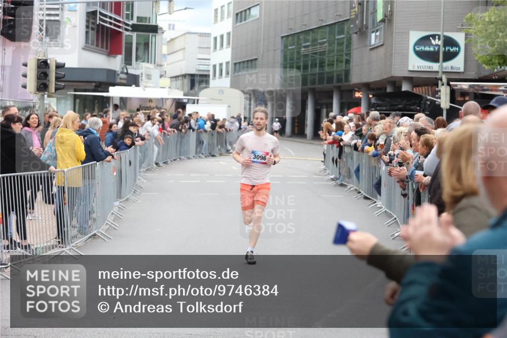 12.06.2026 - Holstenköstenlauf Andreas Tolksdorf http://msf.ph/oto/9746384 12.06.2026 19:37:26 Laufen 3096 meine-sportfotos.de