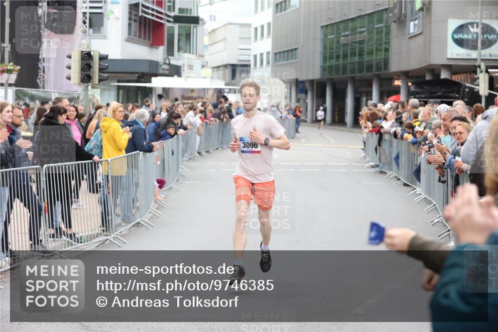 12.06.2026 - Holstenköstenlauf Andreas Tolksdorf http://msf.ph/oto/9746385 12.06.2026 19:37:27 Laufen 3096 meine-sportfotos.de