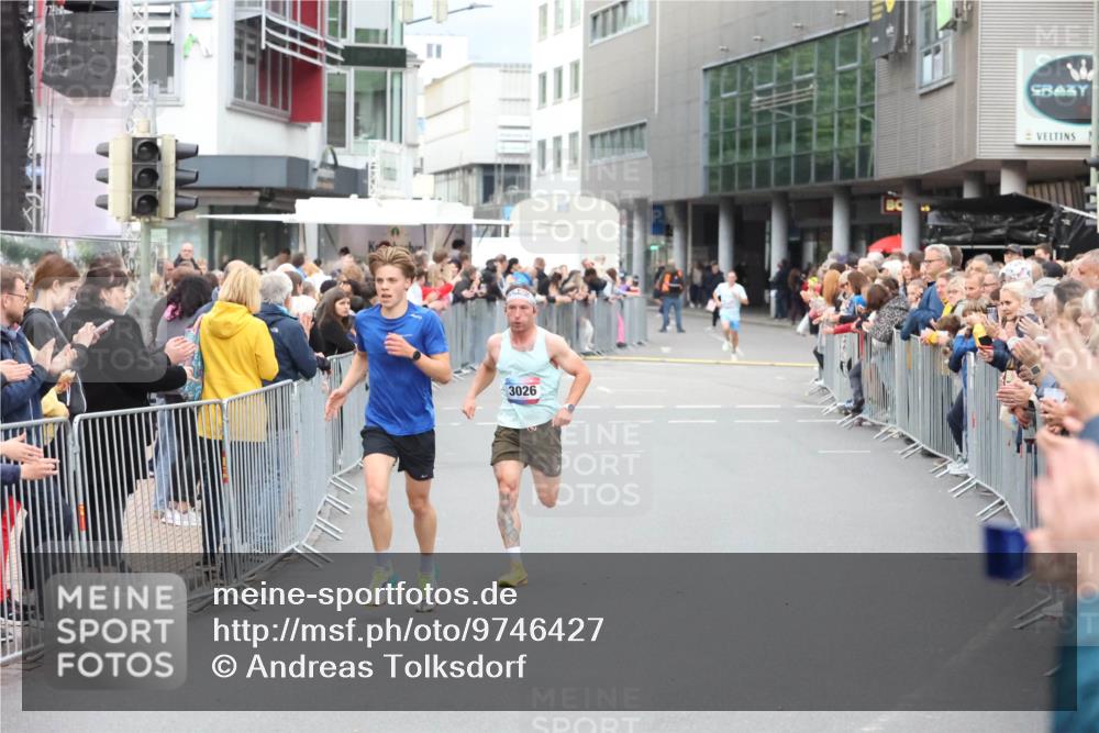 12.06.2026 - Holstenköstenlauf Andreas Tolksdorf http://msf.ph/oto/9746427 12.06.2026 19:39:59 Laufen 3026 meine-sportfotos.de