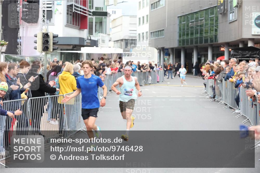 12.06.2026 - Holstenköstenlauf Andreas Tolksdorf http://msf.ph/oto/9746428 12.06.2026 19:39:59 Laufen 3026 meine-sportfotos.de