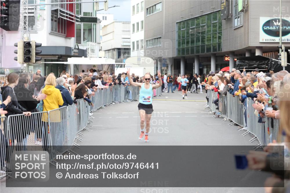 12.06.2026 - Holstenköstenlauf Andreas Tolksdorf http://msf.ph/oto/9746441 12.06.2026 19:40:18 Laufen 4678 meine-sportfotos.de