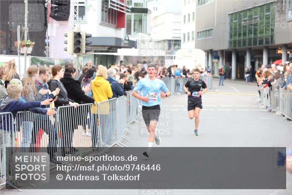12.06.2026 - Holstenköstenlauf Andreas Tolksdorf http://msf.ph/oto/9746446 12.06.2026 19:40:28 Laufen 3354, 3625 meine-sportfotos.de