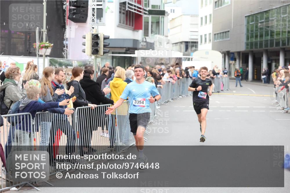 12.06.2026 - Holstenköstenlauf Andreas Tolksdorf http://msf.ph/oto/9746448 12.06.2026 19:40:29 Laufen 3354, 3625 meine-sportfotos.de