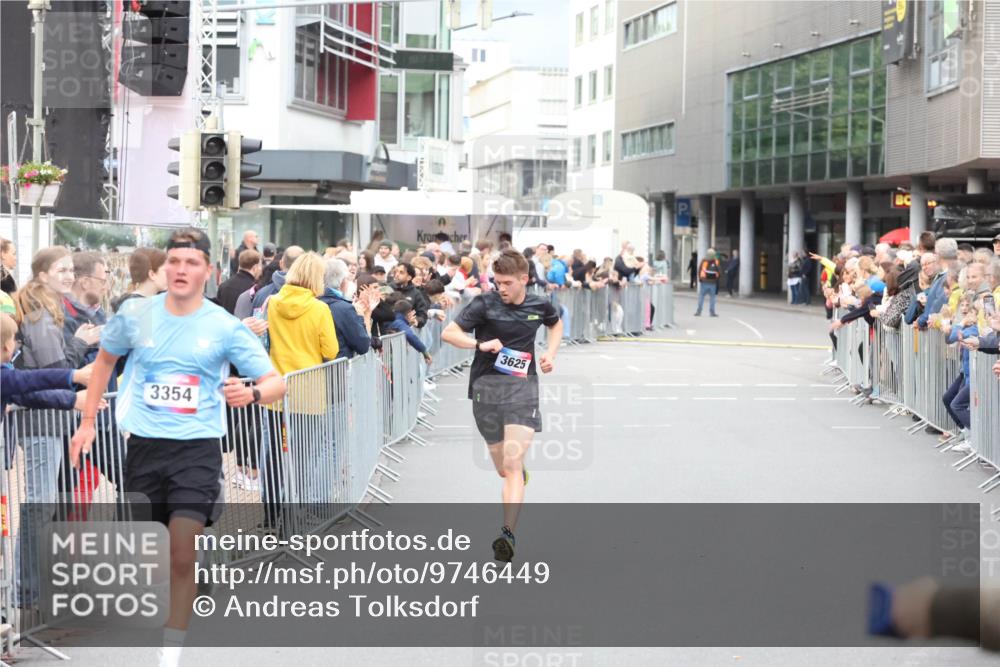 12.06.2026 - Holstenköstenlauf Andreas Tolksdorf http://msf.ph/oto/9746449 12.06.2026 19:40:29 Laufen 3354, 3625 meine-sportfotos.de