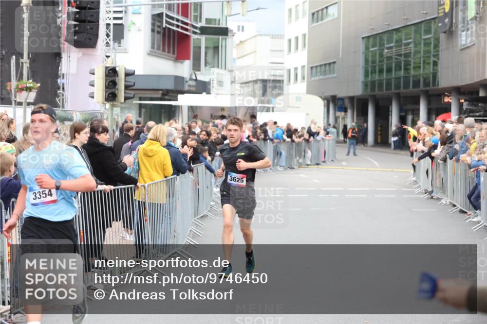 12.06.2026 - Holstenköstenlauf Andreas Tolksdorf http://msf.ph/oto/9746450 12.06.2026 19:40:30 Laufen 3354, 3625 meine-sportfotos.de