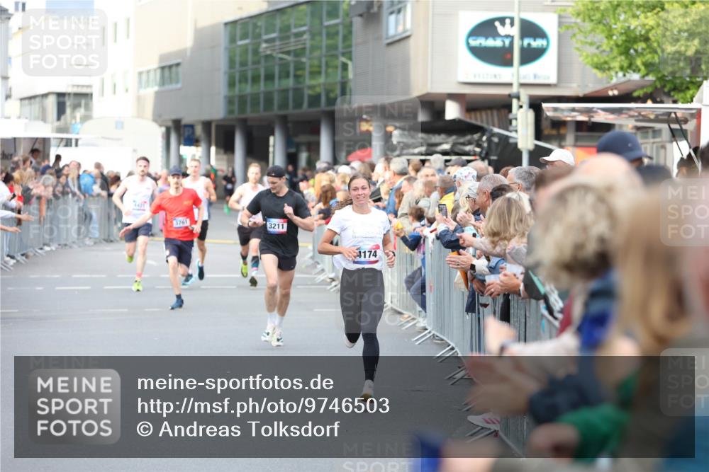 12.06.2026 - Holstenköstenlauf Andreas Tolksdorf http://msf.ph/oto/9746503 12.06.2026 19:42:21 Laufen 3761, 3211, 4174 meine-sportfotos.de