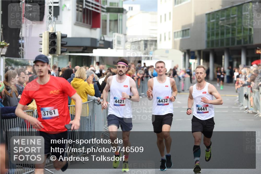 12.06.2026 - Holstenköstenlauf Andreas Tolksdorf http://msf.ph/oto/9746509 12.06.2026 19:42:26 Laufen 4421, 4432, 3761, 4441 meine-sportfotos.de