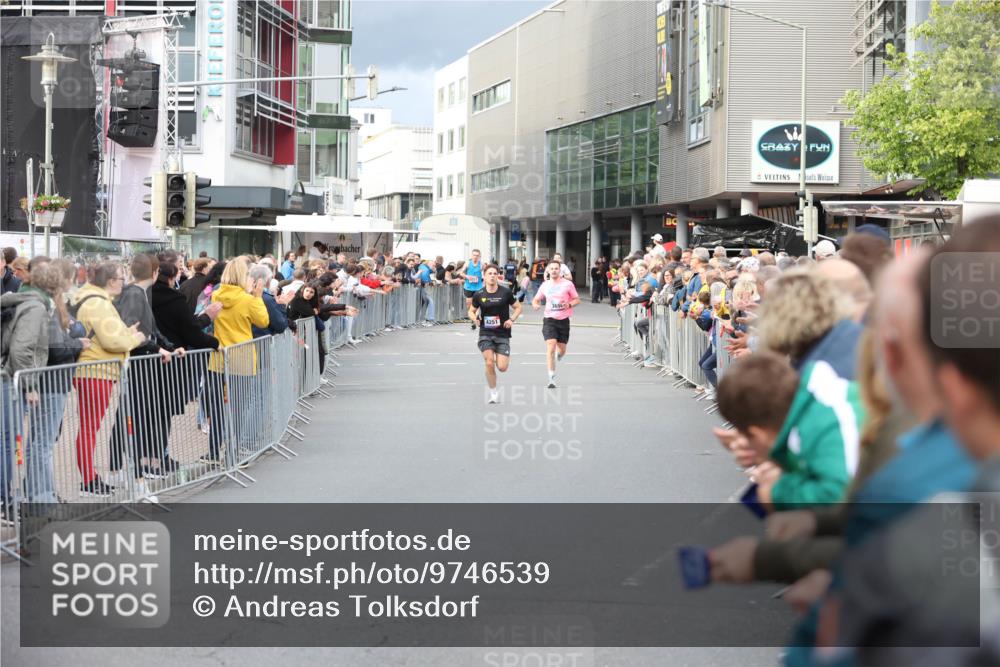 12.06.2026 - Holstenköstenlauf Andreas Tolksdorf http://msf.ph/oto/9746539 12.06.2026 19:43:24 Laufen 4251, 3656 meine-sportfotos.de