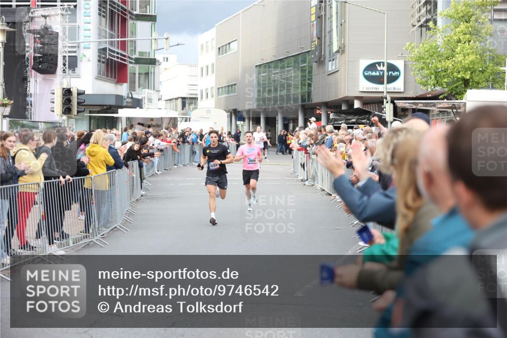 12.06.2026 - Holstenköstenlauf Andreas Tolksdorf http://msf.ph/oto/9746542 12.06.2026 19:43:26 Laufen 425, 3656 meine-sportfotos.de