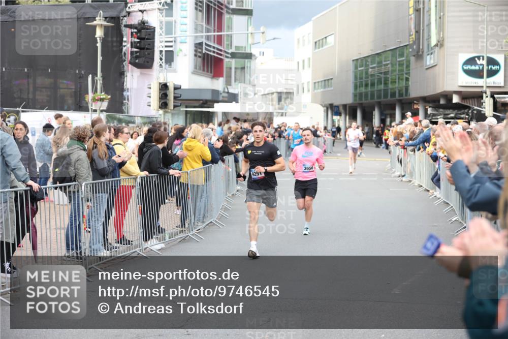 12.06.2026 - Holstenköstenlauf Andreas Tolksdorf http://msf.ph/oto/9746545 12.06.2026 19:43:27 Laufen 425, 3656 meine-sportfotos.de