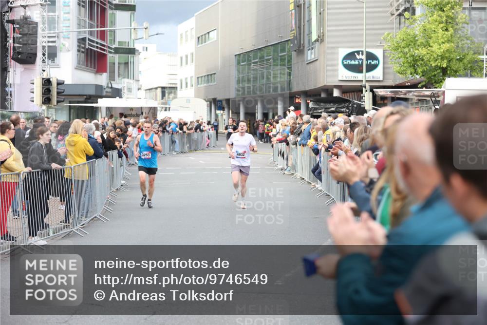 12.06.2026 - Holstenköstenlauf Andreas Tolksdorf http://msf.ph/oto/9746549 12.06.2026 19:43:31 Laufen 3253, 4932 meine-sportfotos.de