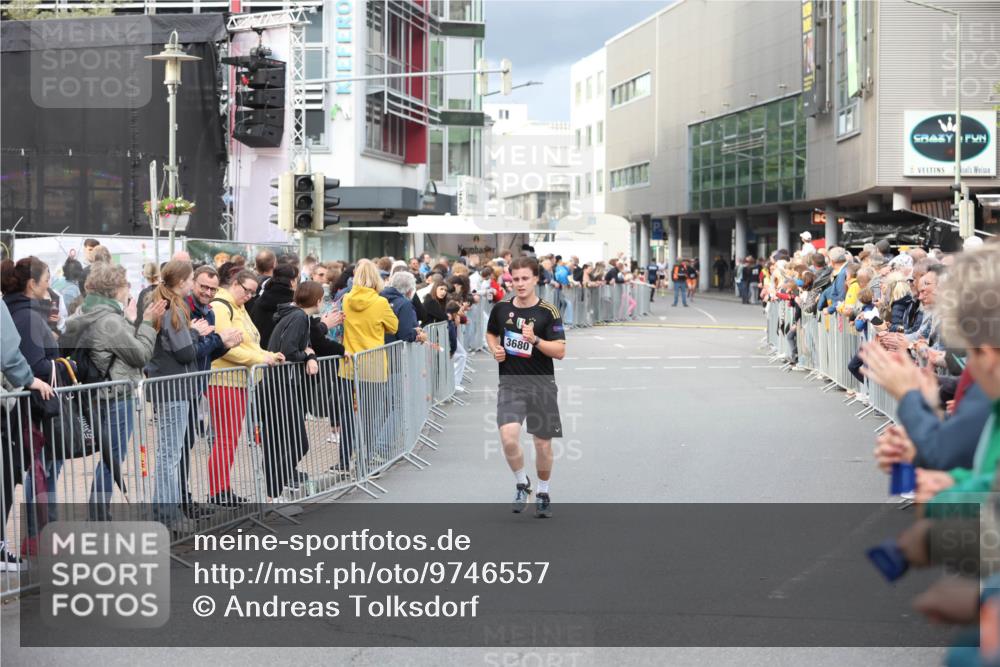 12.06.2026 - Holstenköstenlauf Andreas Tolksdorf http://msf.ph/oto/9746557 12.06.2026 19:43:39 Laufen 3680 meine-sportfotos.de
